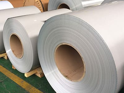 Arddangosfa coil alwminiwm wedi'i gorchuddio